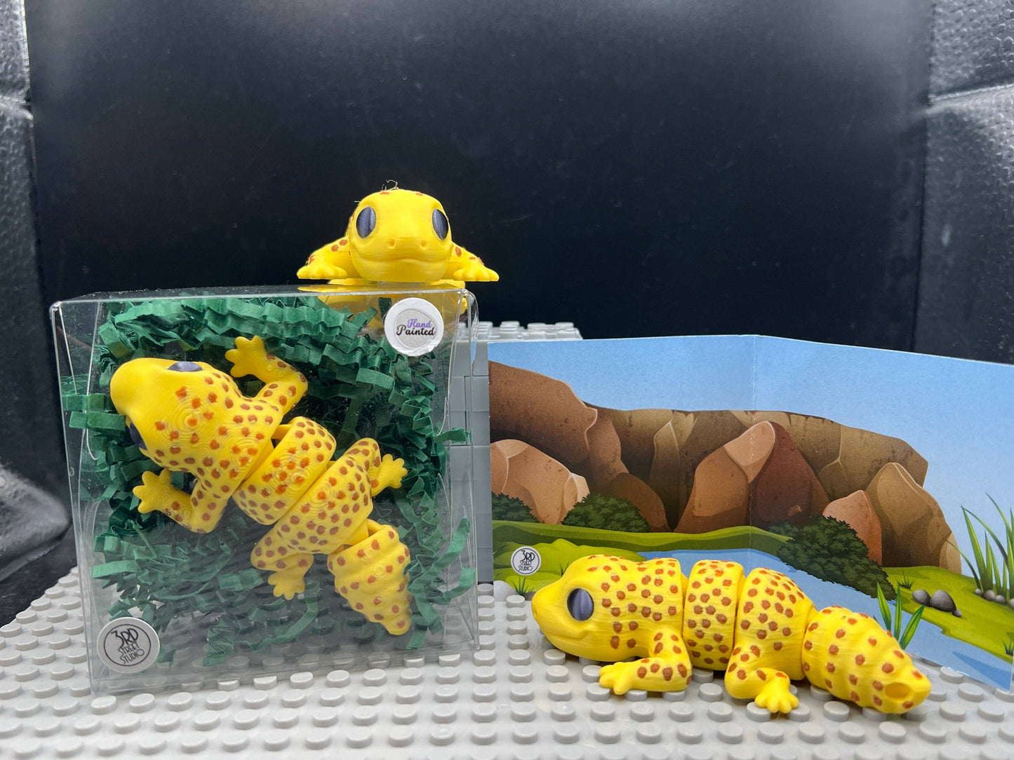 Charming Gecko Pocket Fidget Friend (with Colorful Play Scene)