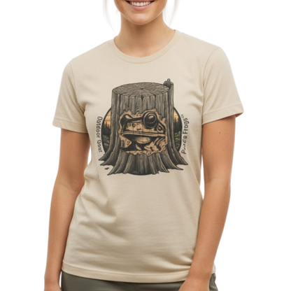Whittle Pine Tree Stump Frog Face Logo | Paddle Frogs Outdoor Gear Sand Tan on a transparent background